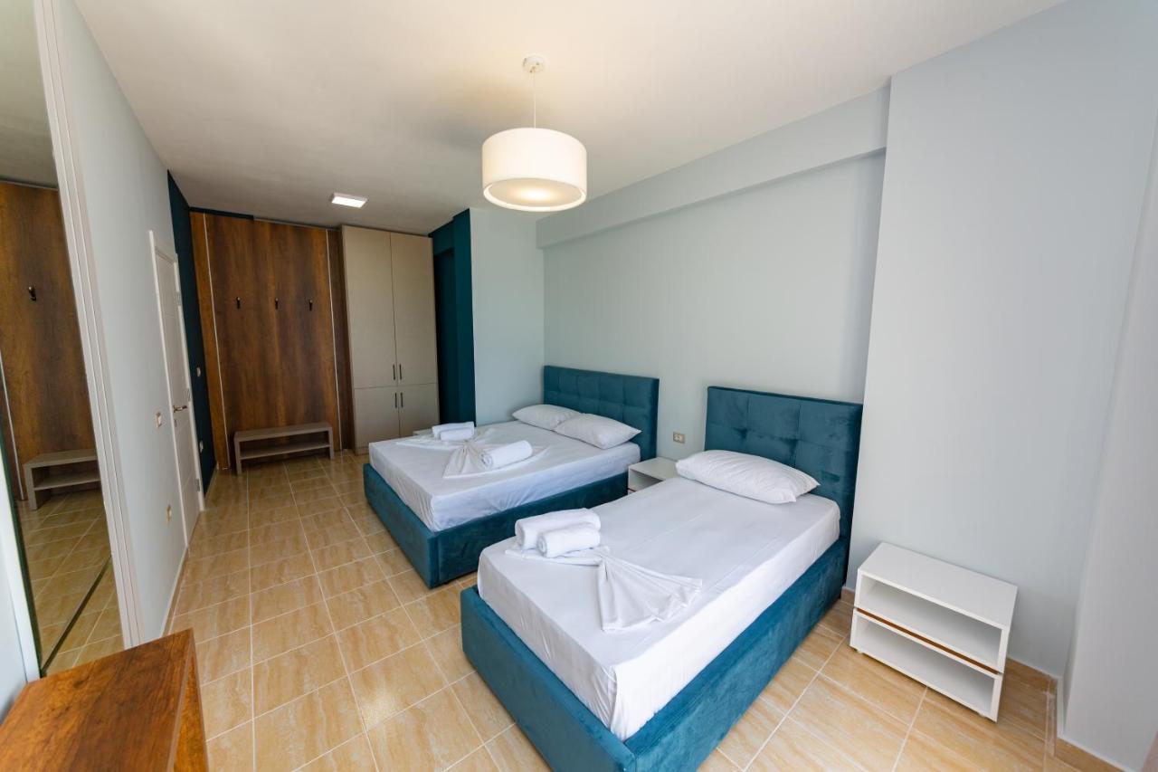 Kryemëdhej Ponari S Hotel מראה חיצוני תמונה