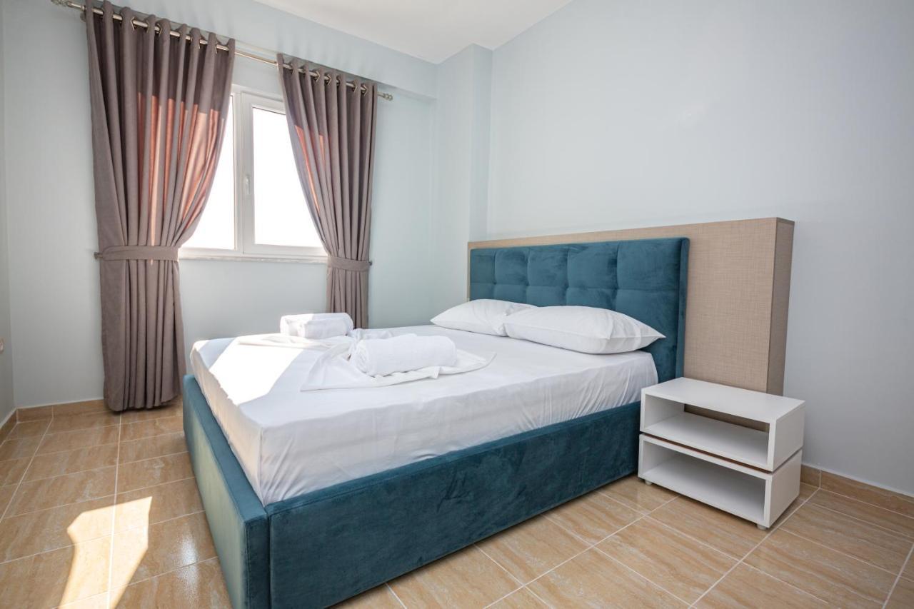 Kryemëdhej Ponari S Hotel מראה חיצוני תמונה