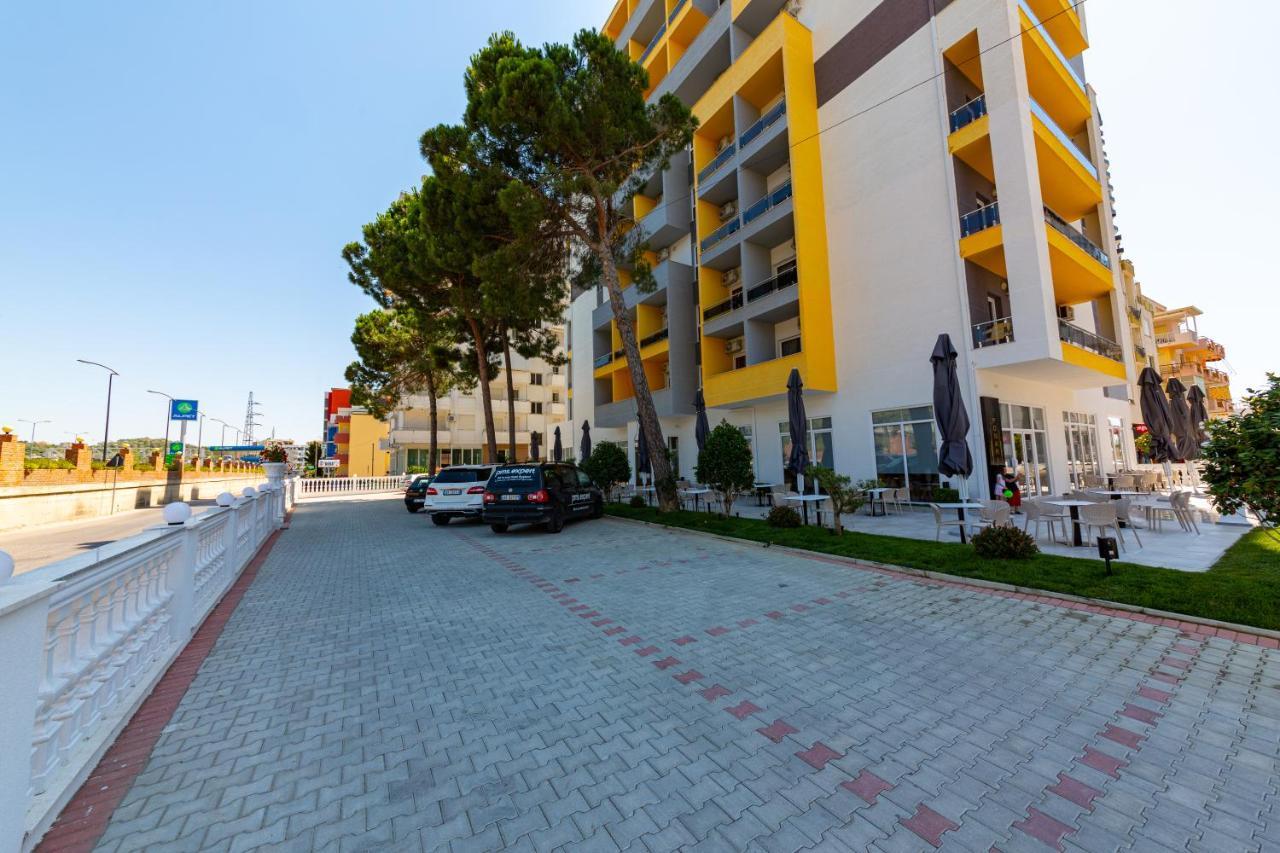 Kryemëdhej Ponari S Hotel מראה חיצוני תמונה