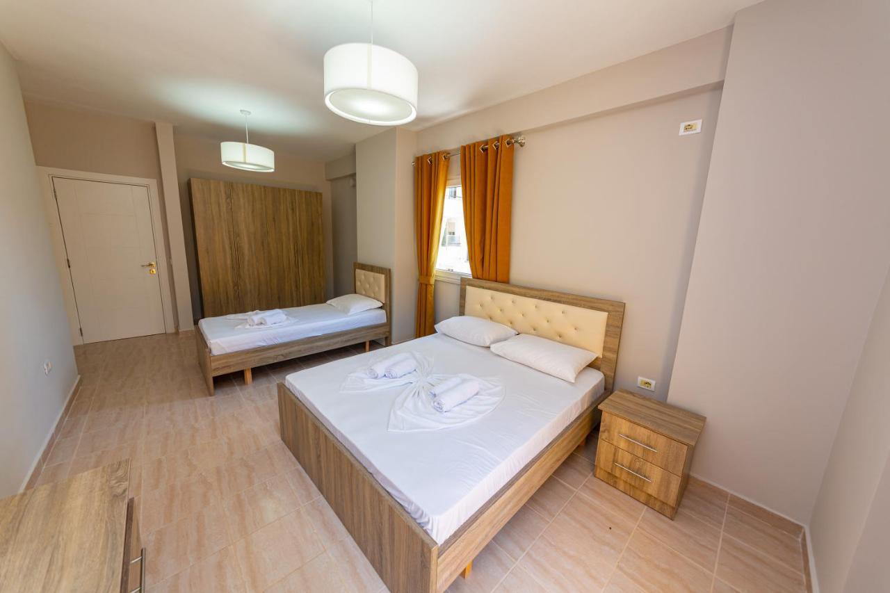 Kryemëdhej Ponari S Hotel מראה חיצוני תמונה