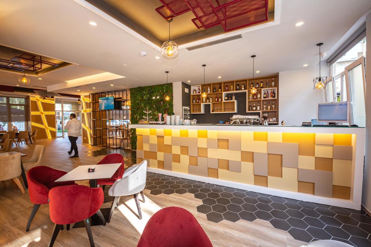 Kryemëdhej Ponari S Hotel מראה חיצוני תמונה