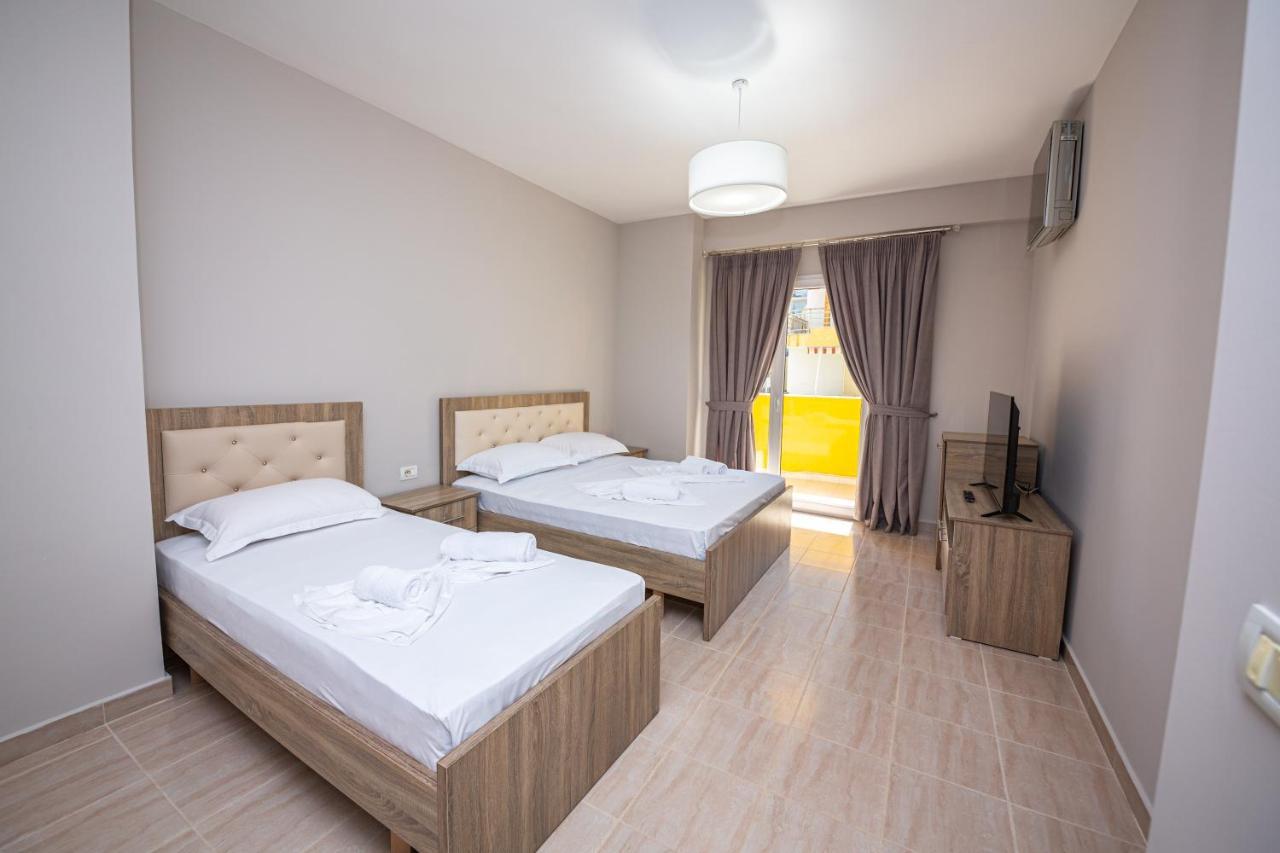 Kryemëdhej Ponari S Hotel מראה חיצוני תמונה