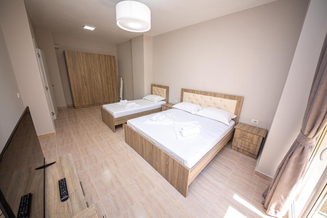 Kryemëdhej Ponari S Hotel מראה חיצוני תמונה