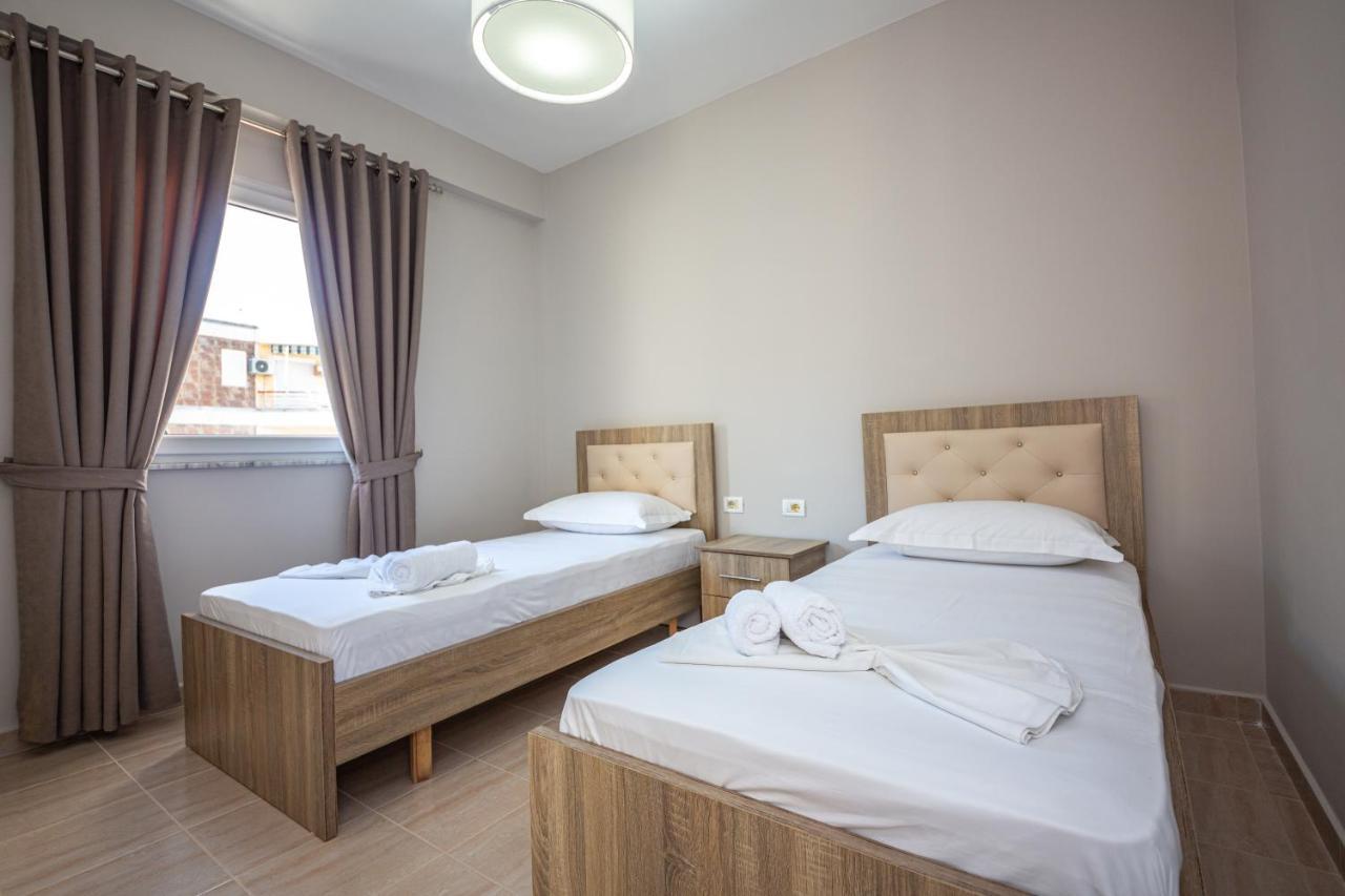 Kryemëdhej Ponari S Hotel מראה חיצוני תמונה