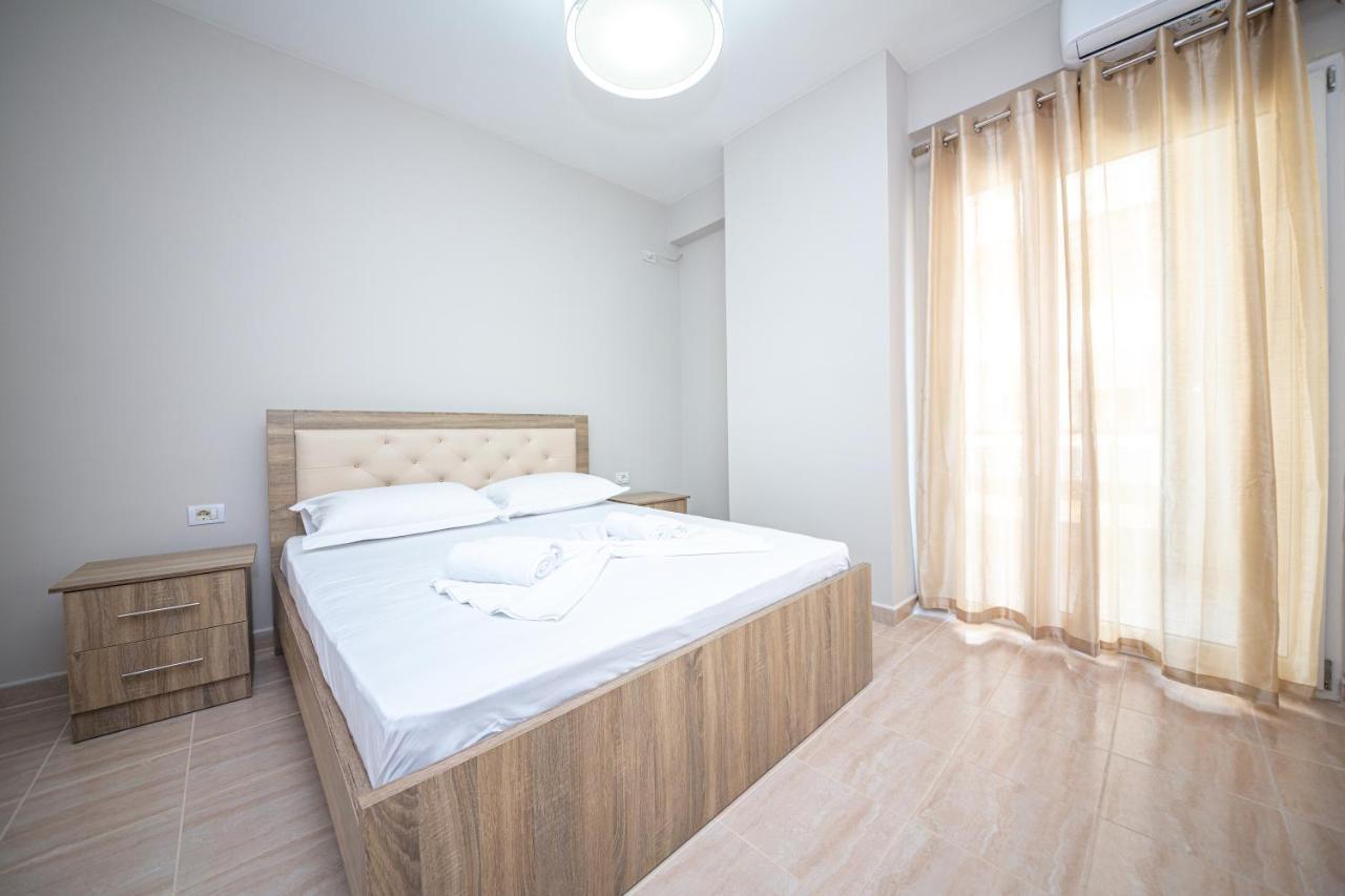 Kryemëdhej Ponari S Hotel מראה חיצוני תמונה