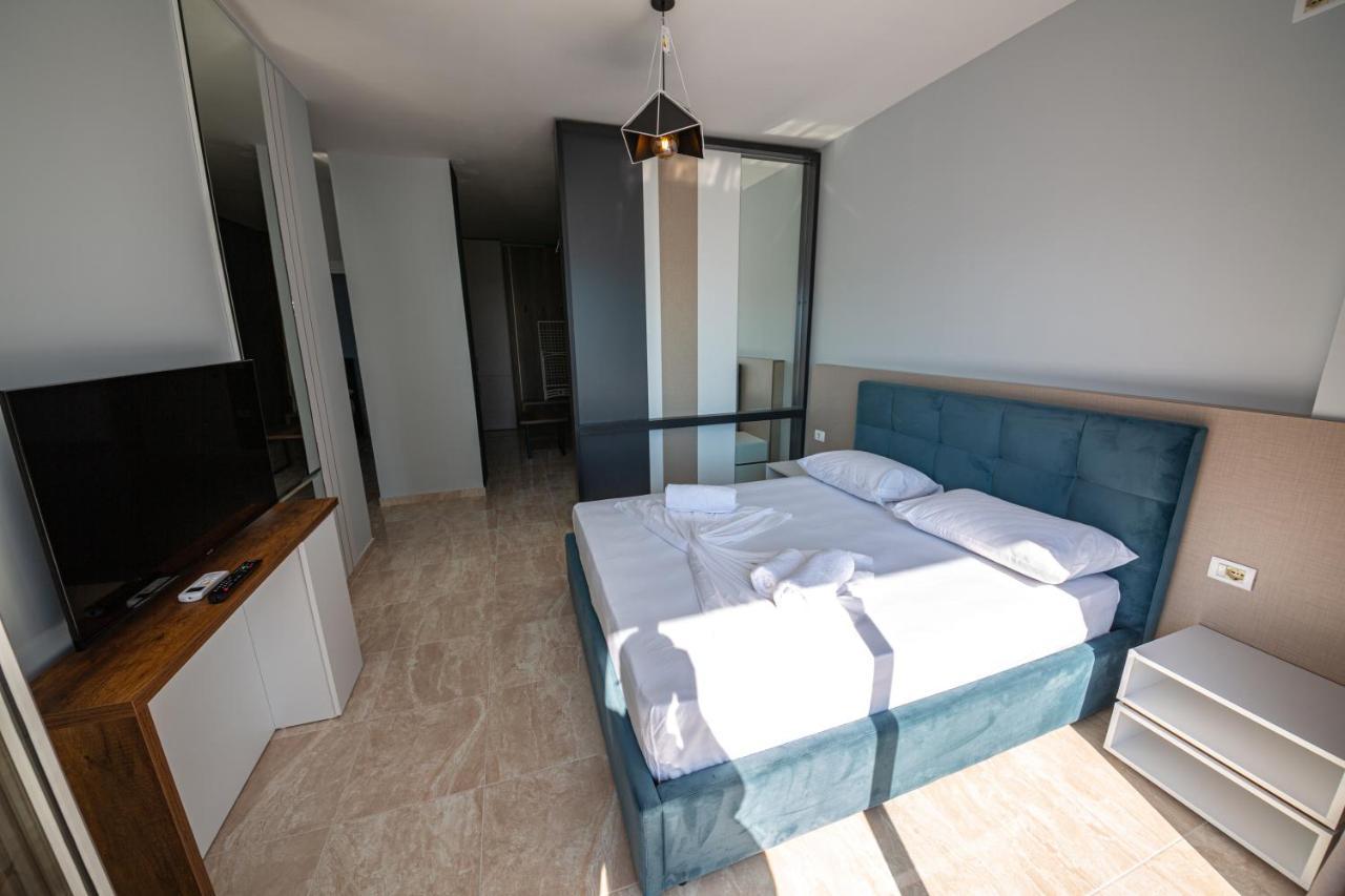 Kryemëdhej Ponari S Hotel מראה חיצוני תמונה