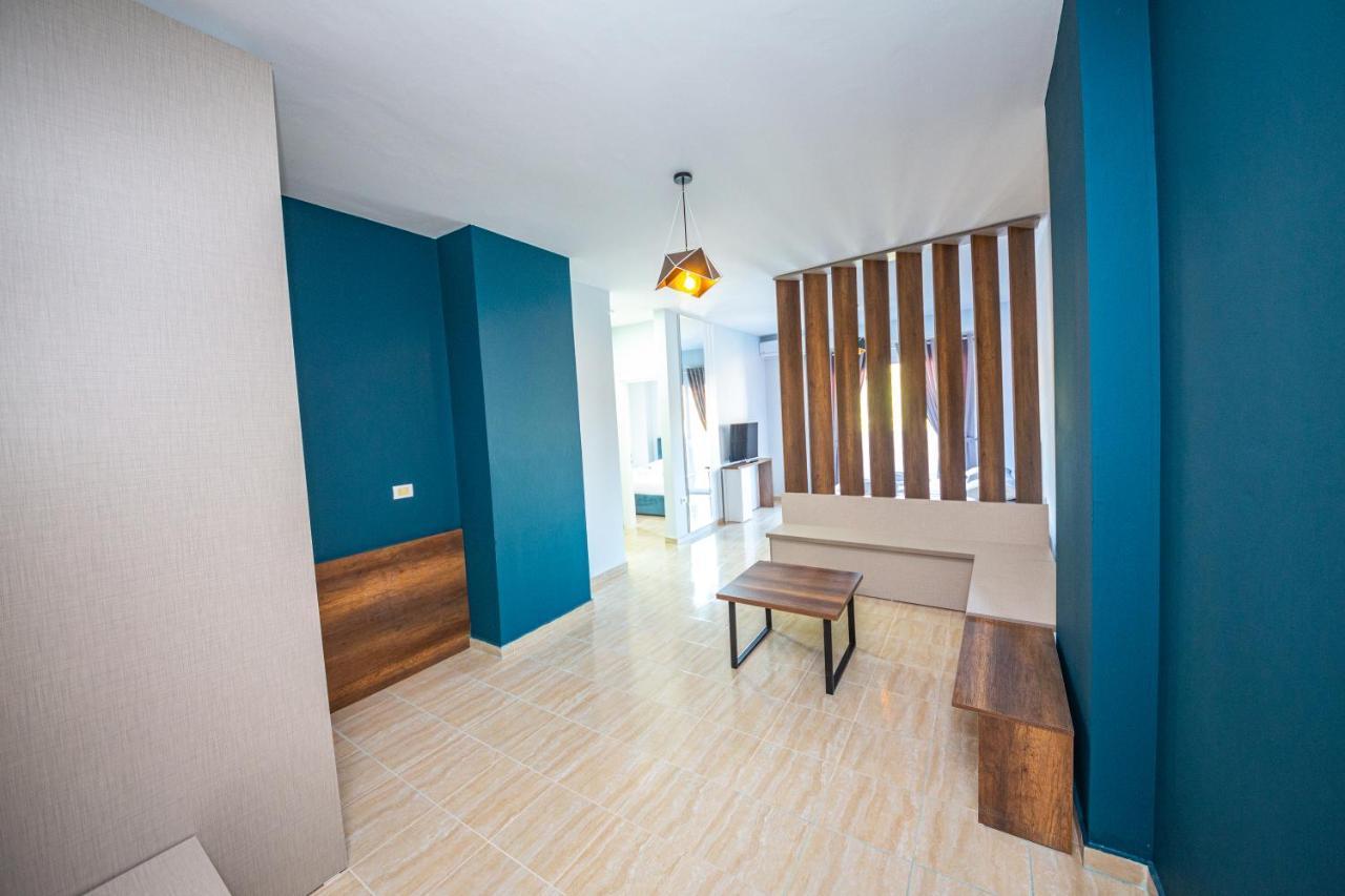 Kryemëdhej Ponari S Hotel מראה חיצוני תמונה