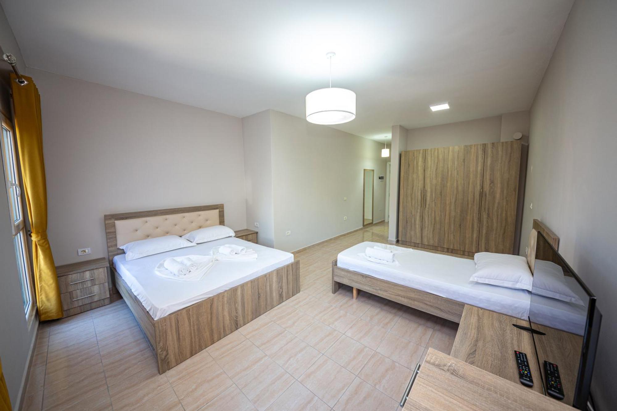 Kryemëdhej Ponari S Hotel חדר תמונה