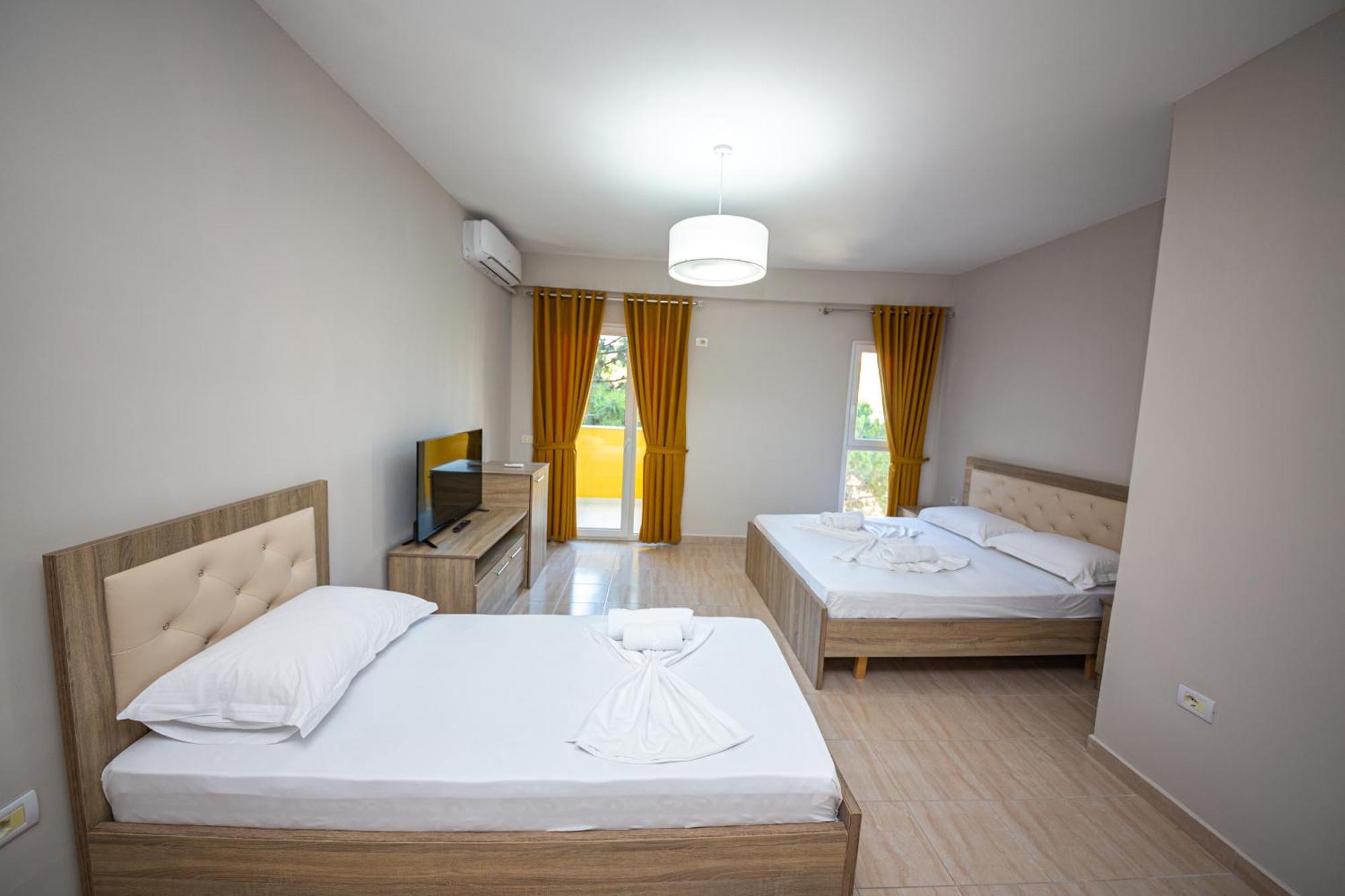 Kryemëdhej Ponari S Hotel חדר תמונה