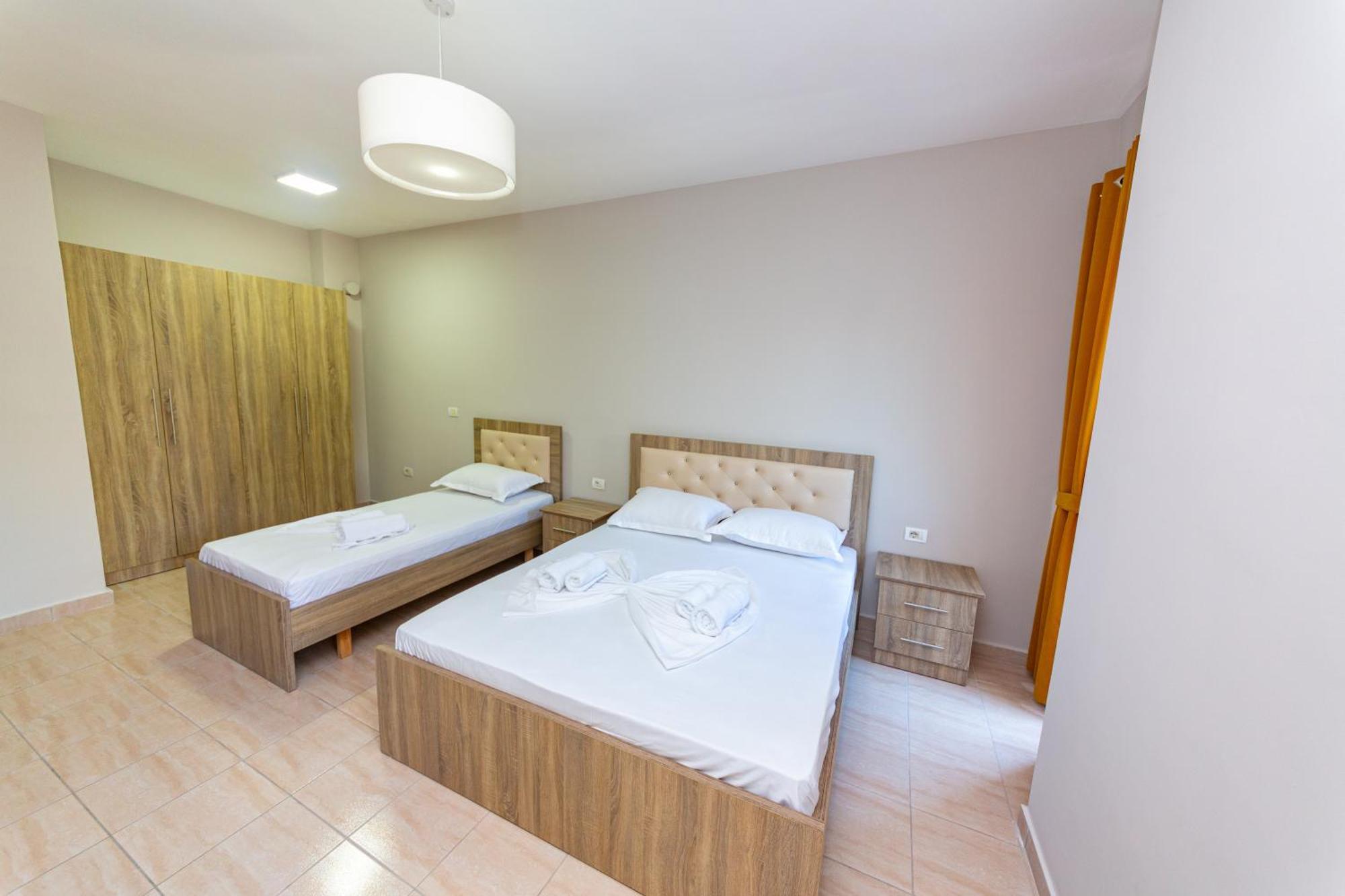 Kryemëdhej Ponari S Hotel חדר תמונה